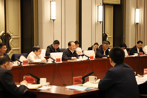 彭清華率隊(duì)赴黑龍江開(kāi)展企業(yè)國(guó)有資產(chǎn)法執(zhí)法檢查